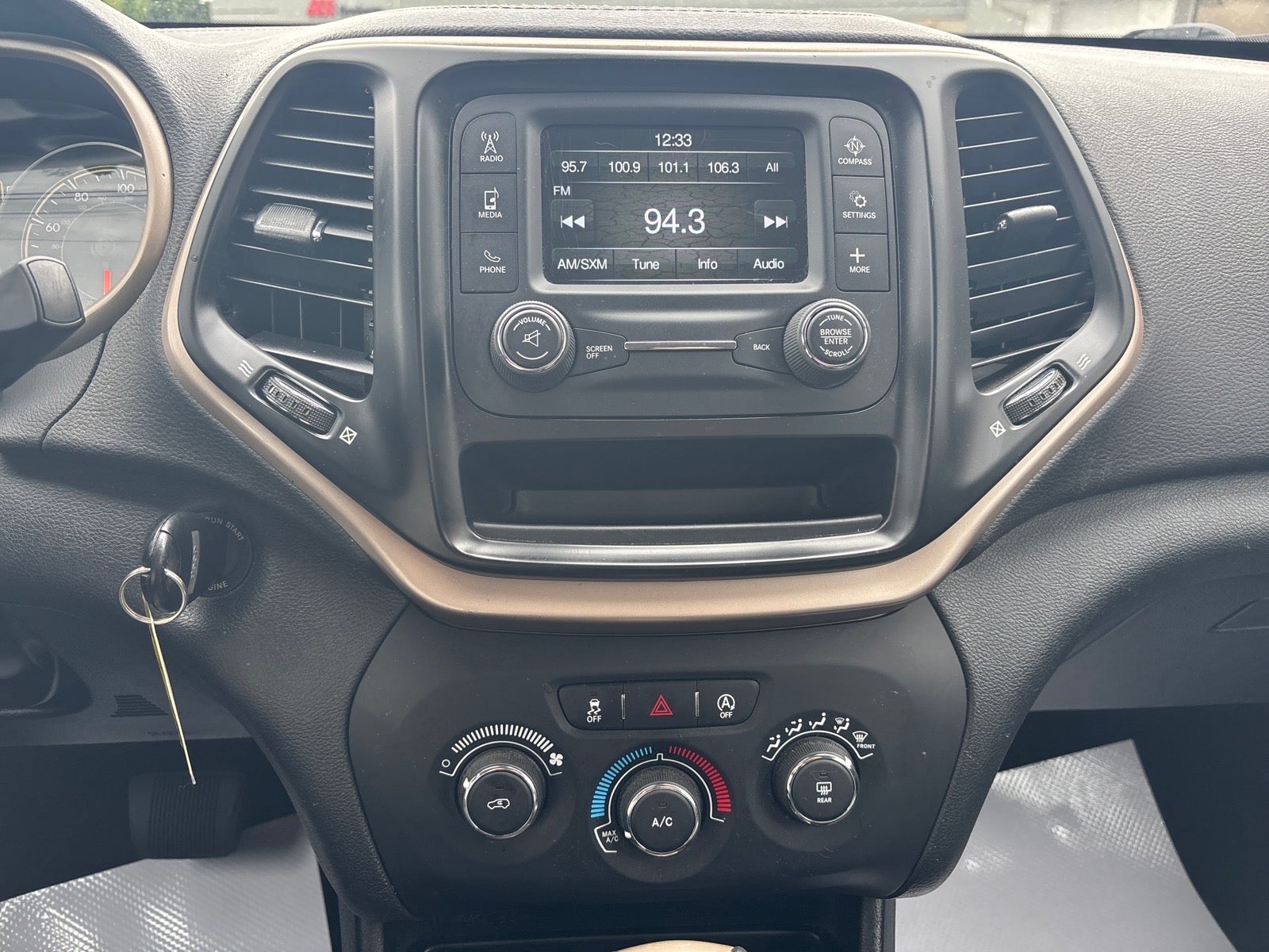 2016 Jeep Cherokee Sport