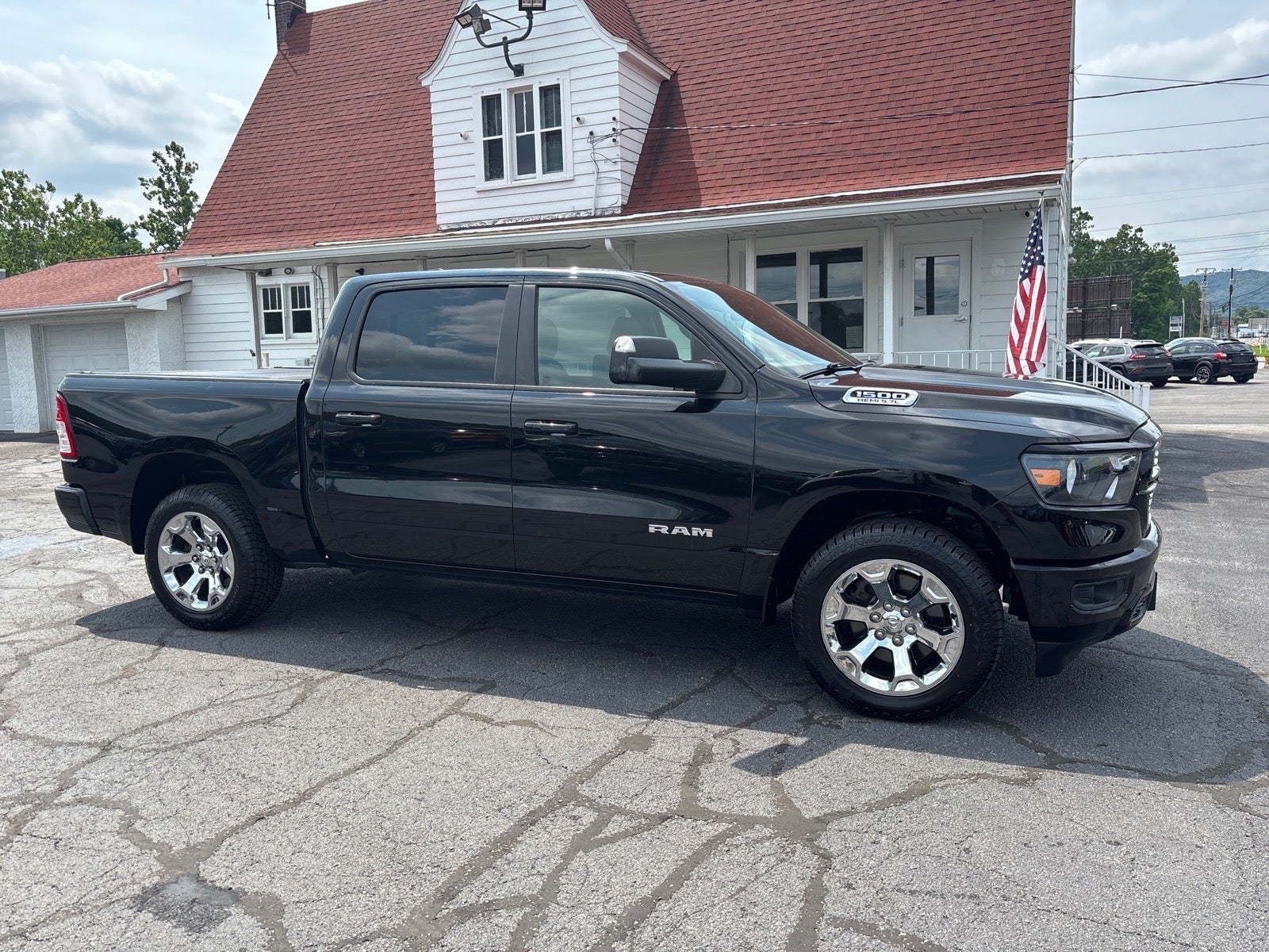 2019 RAM 1500 Big Horn/Lone Star Crew Cab 4x4 5'7" Box