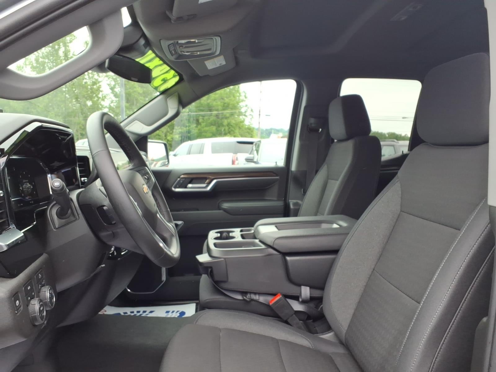 2025 Chevrolet Silverado 1500 LT (2FL)
