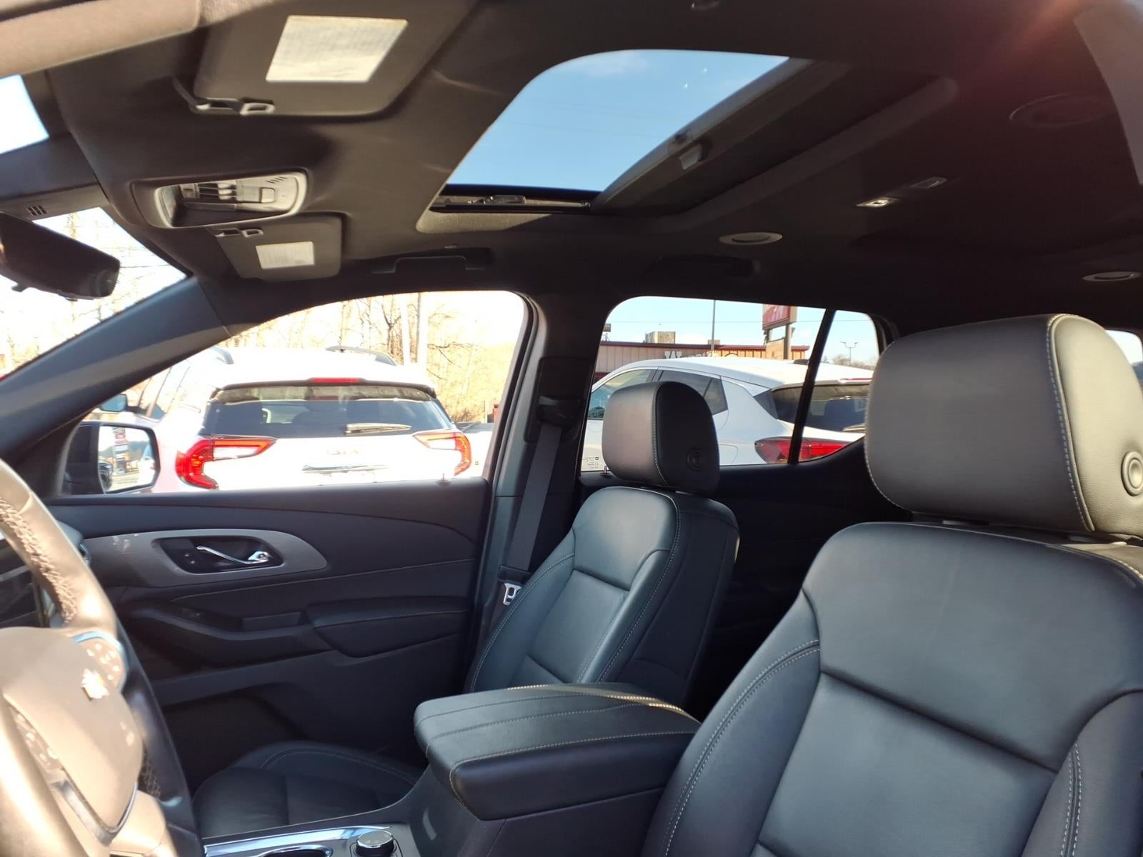 2023 Chevrolet Traverse LT Leather