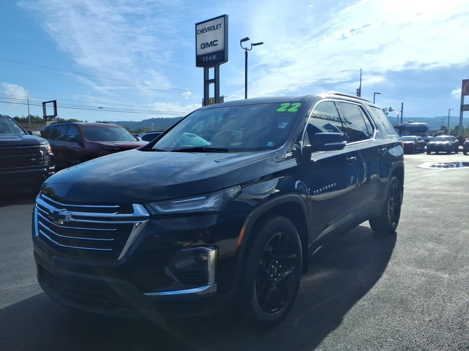 2022 Chevrolet Traverse LT Leather