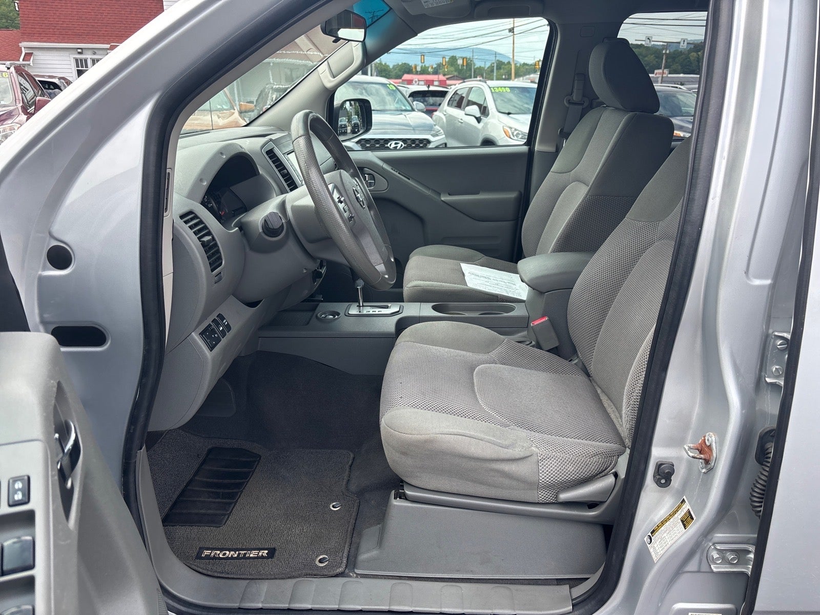 2021 Nissan Frontier Crew Cab SV 4x4