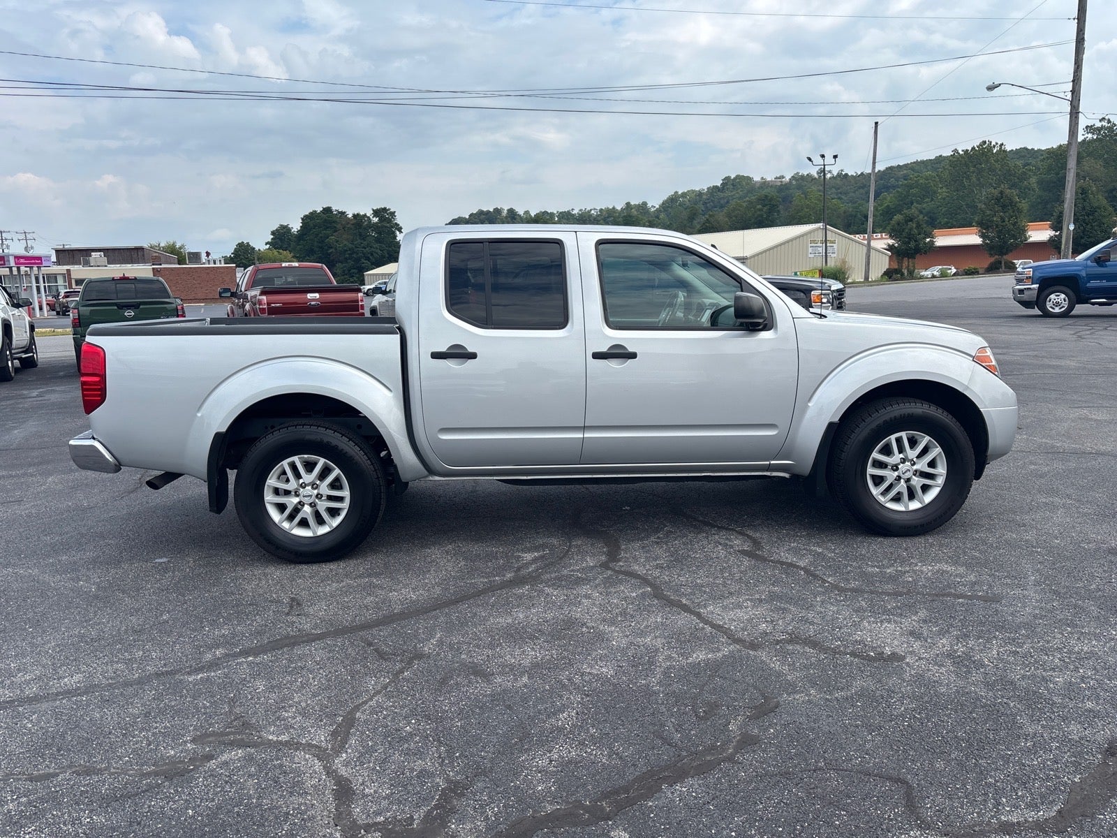 2021 Nissan Frontier Crew Cab SV 4x4