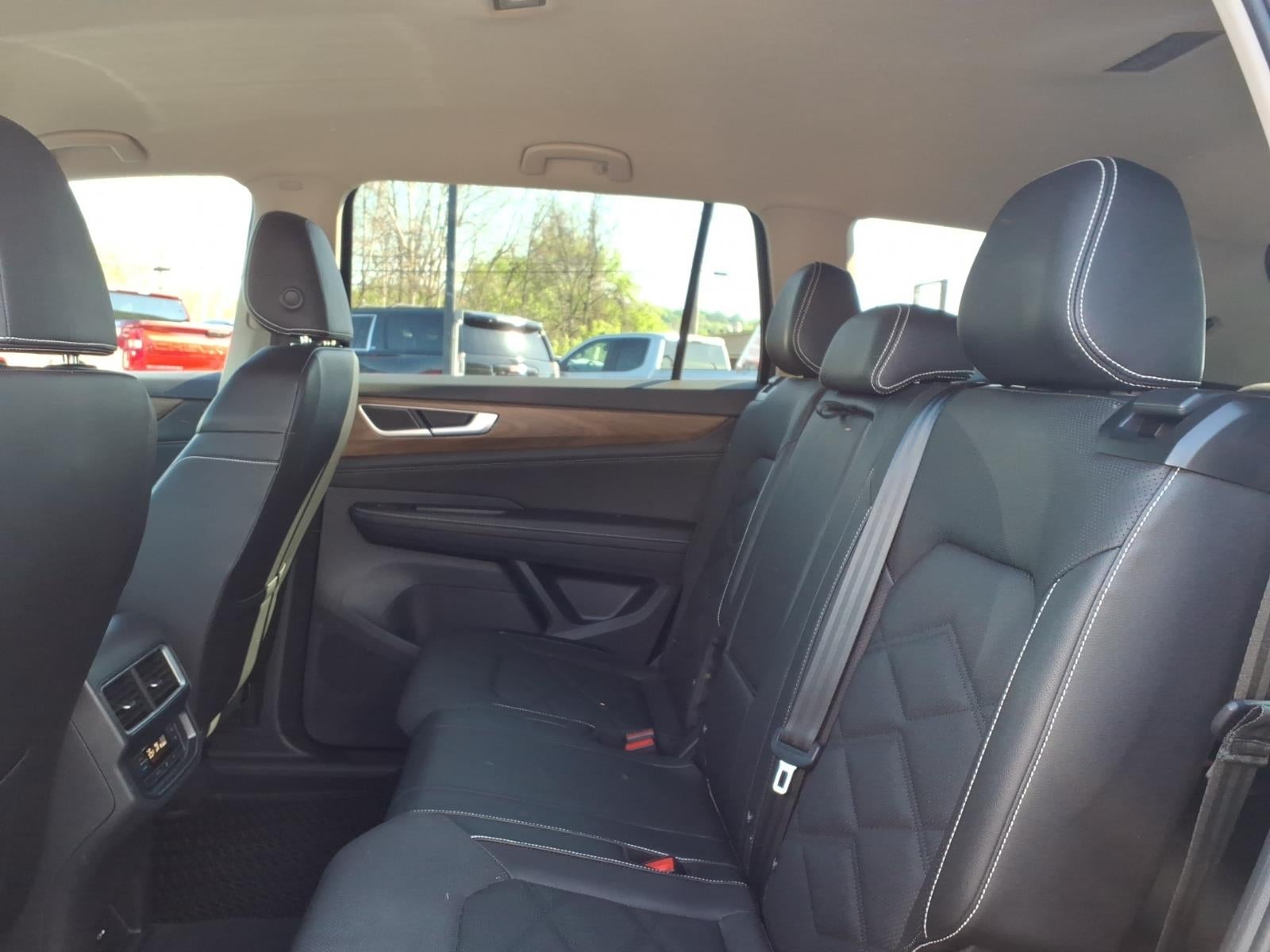 2025 Volkswagen Atlas 2.0T SE