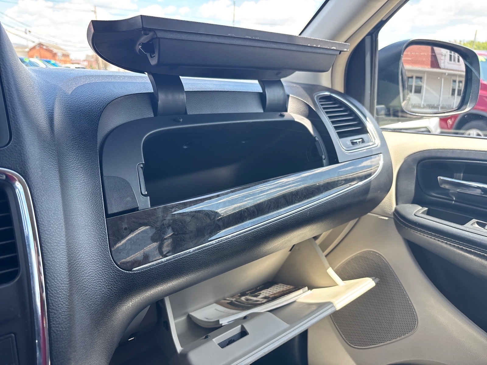 2016 Chrysler Town & Country Touring