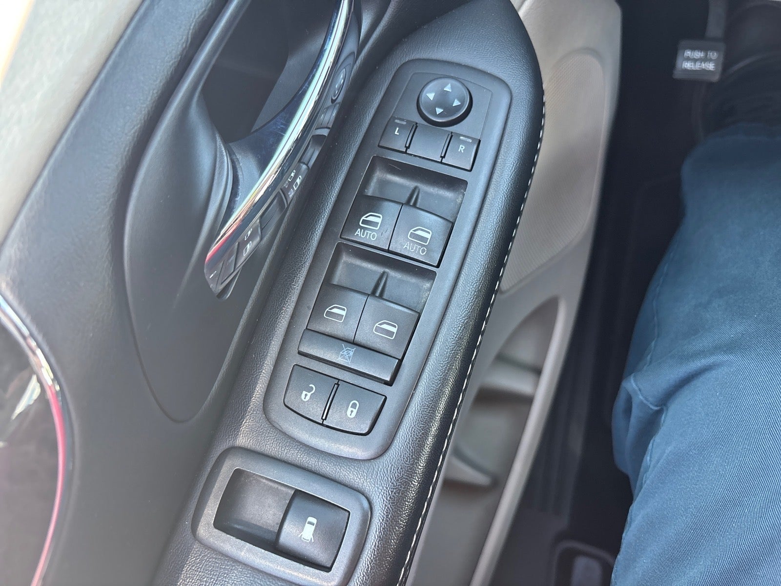 2016 Chrysler Town & Country Touring