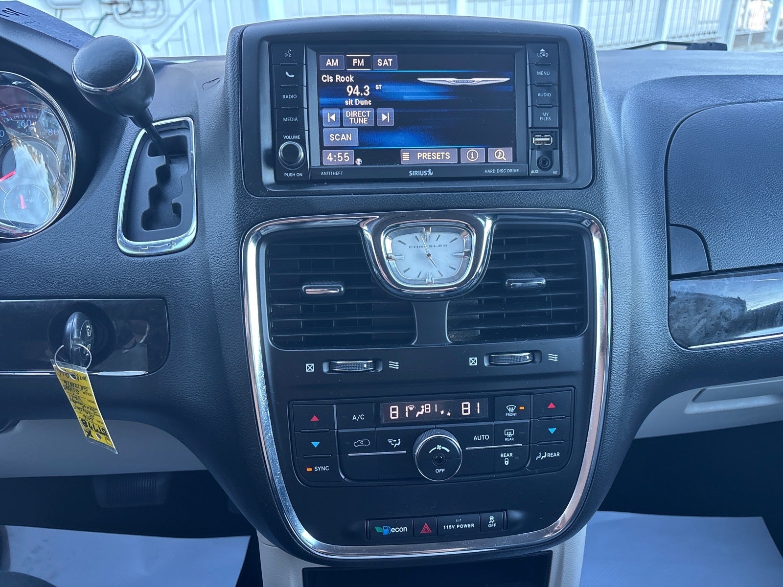 2016 Chrysler Town & Country Touring
