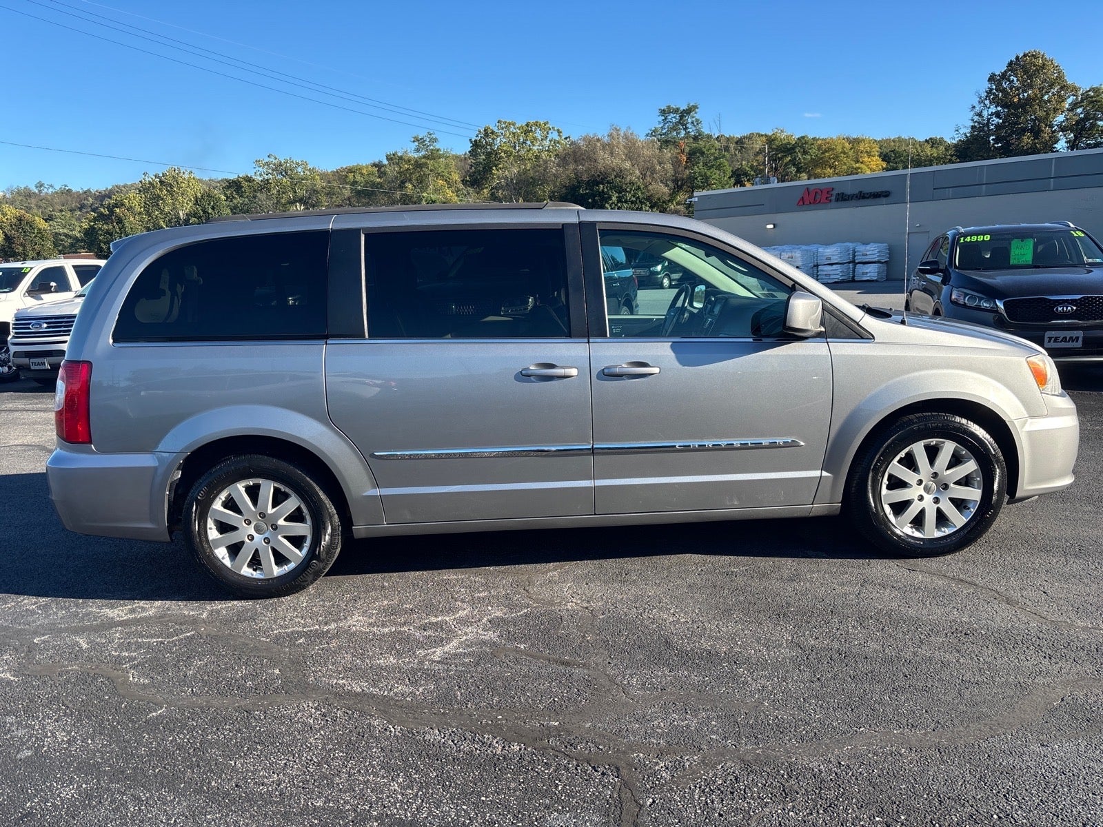 2016 Chrysler Town & Country Touring