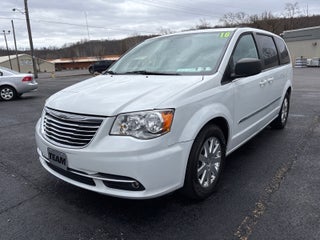 2016 Chrysler Town &amp; Country Touring