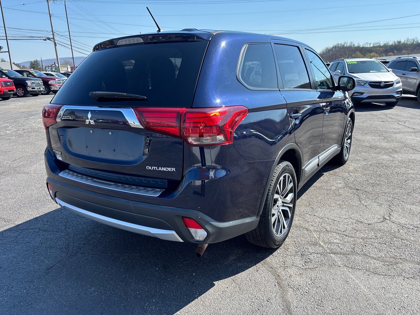 2016 Mitsubishi Outlander SE